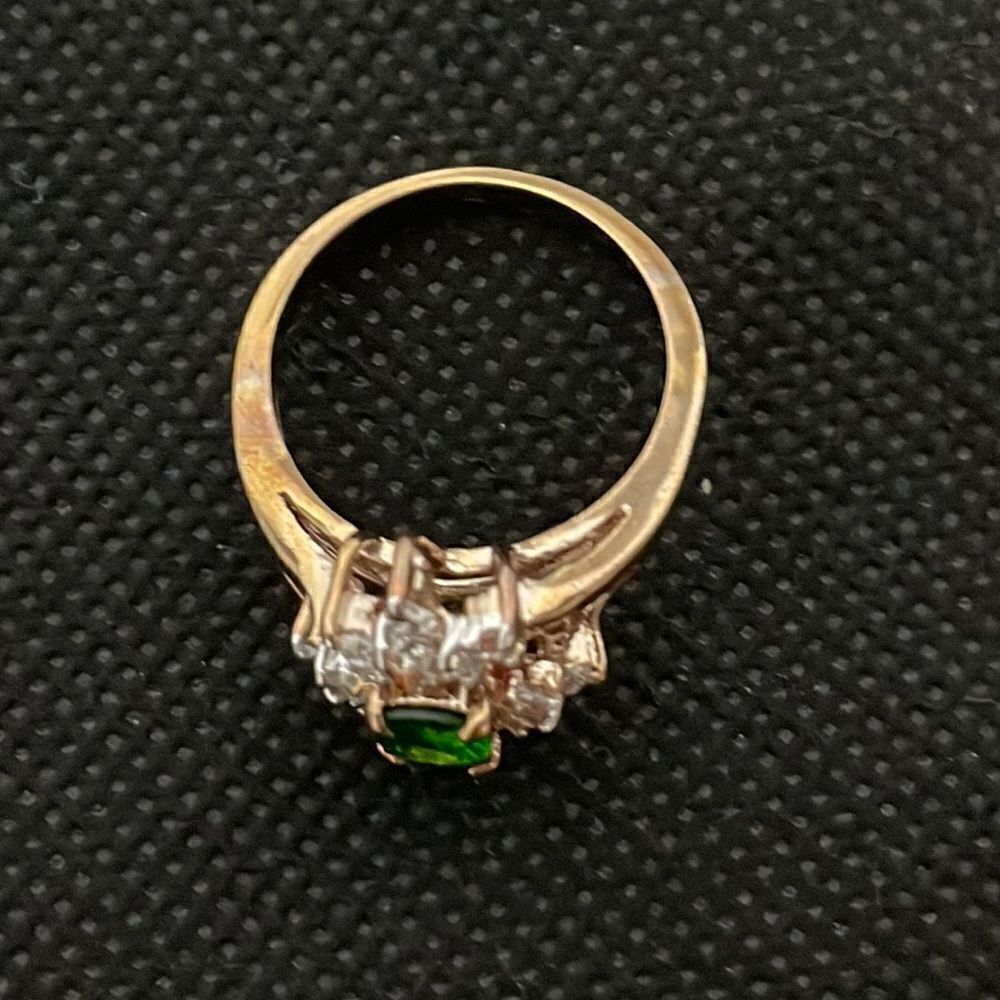Beautiful ring  - Picture 3 of 7